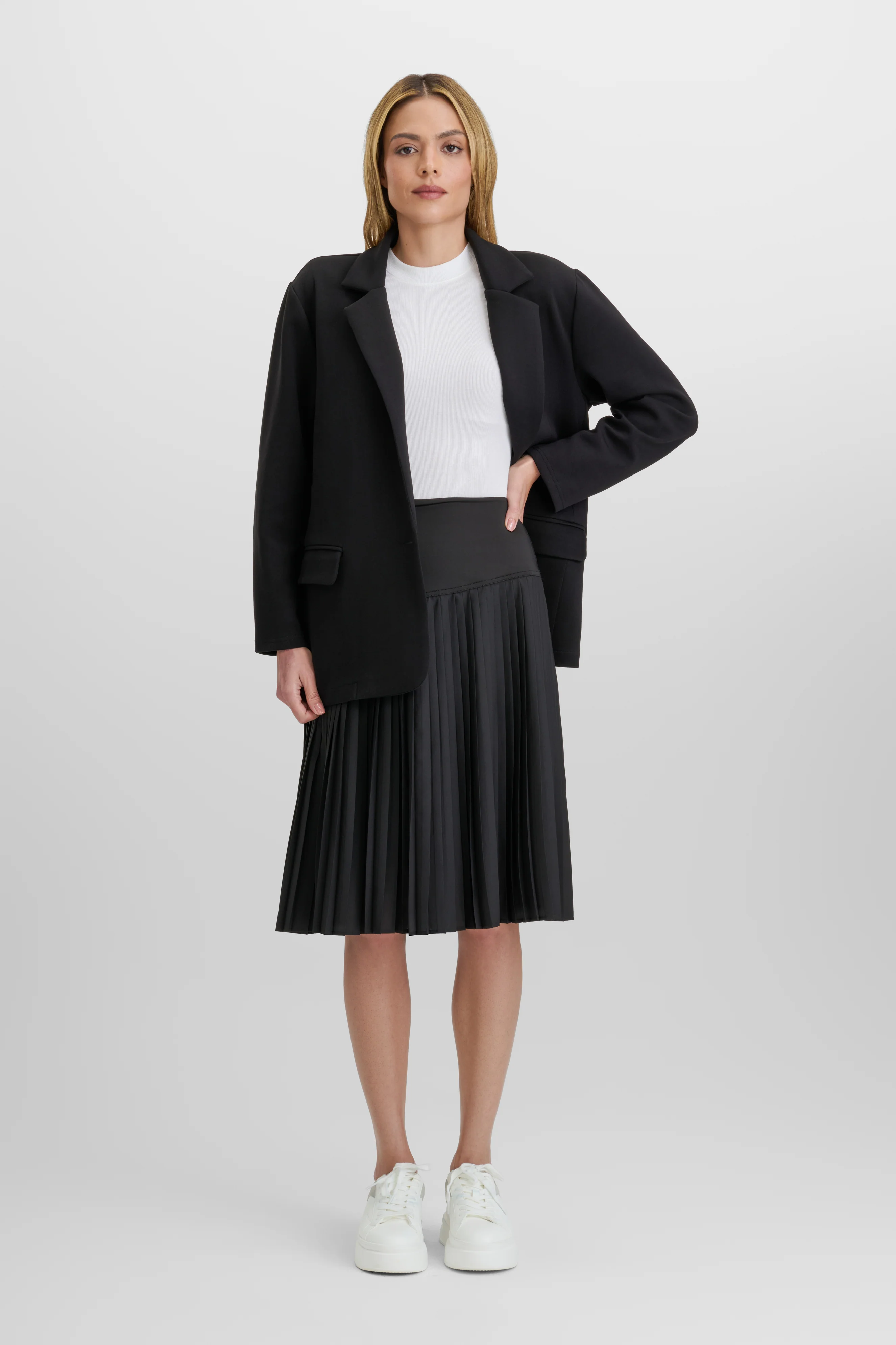 Athleisure Pleated Skirt - Image 7
