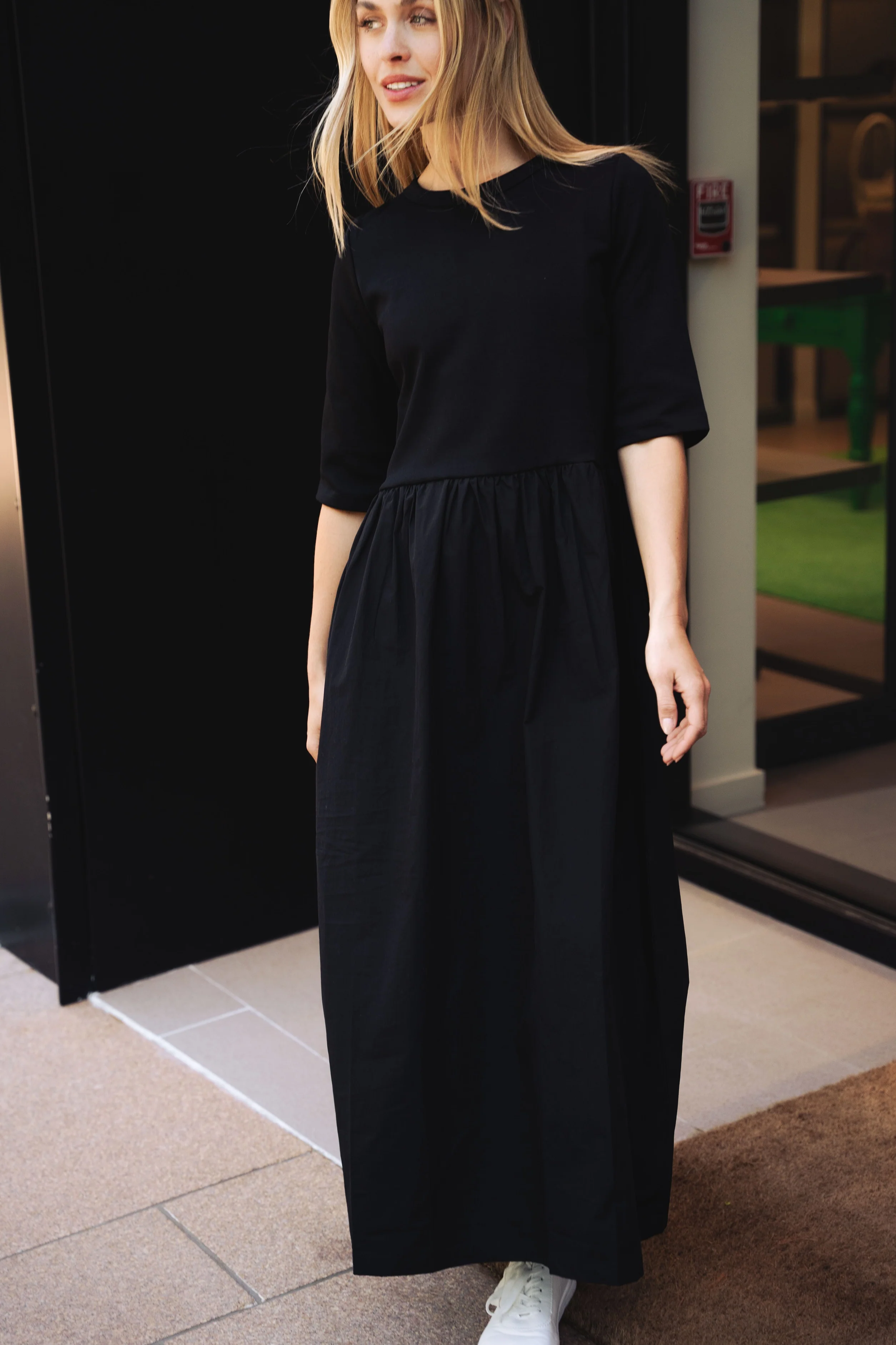 Contrast Fabric Midi Dress - Image 3