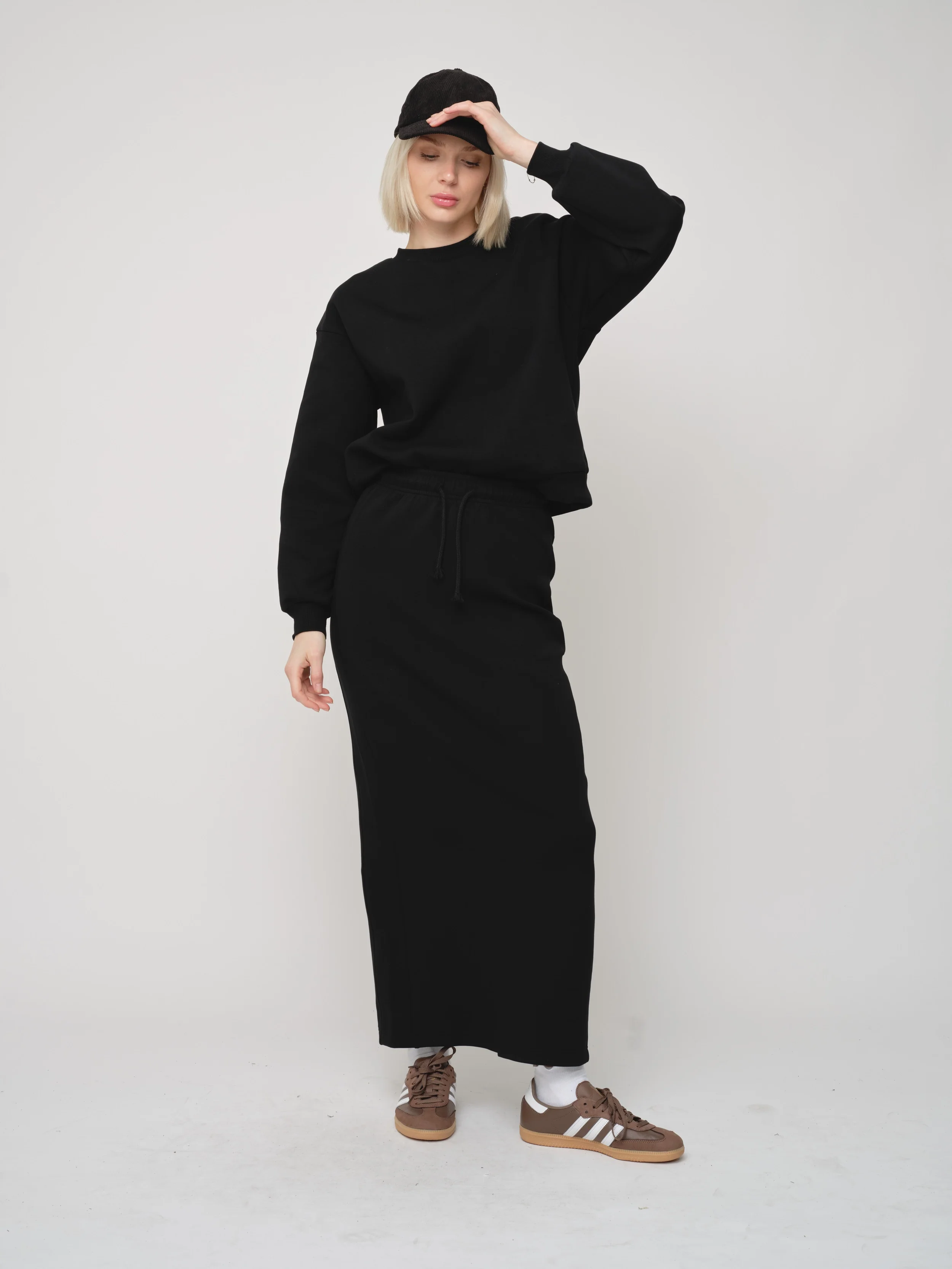 Oversized Classic Sweatshirt - Image 4