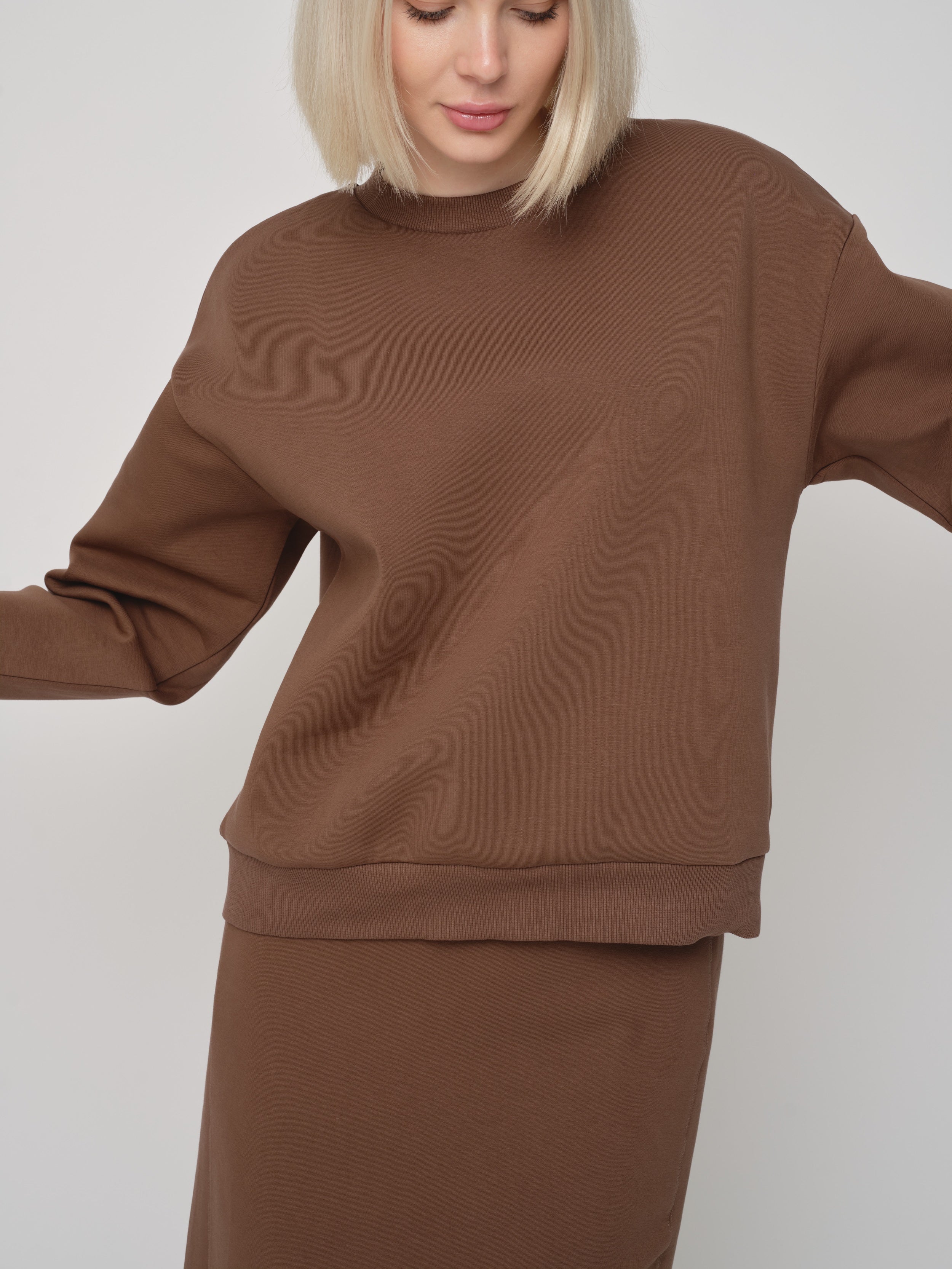 Oversized Classic Sweatshirt - Image 7
