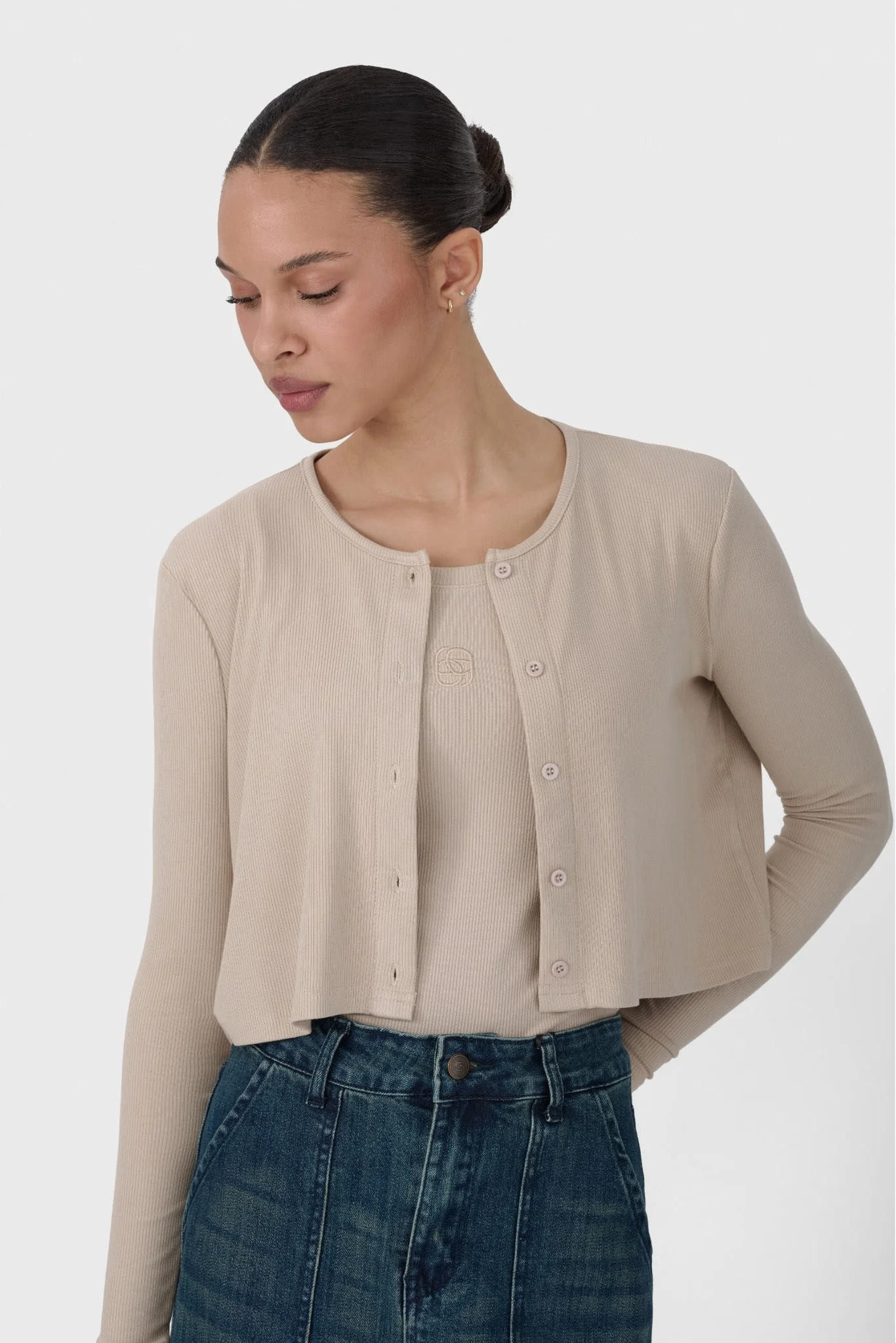 Ribbed Cropped Cardigan - Image 11