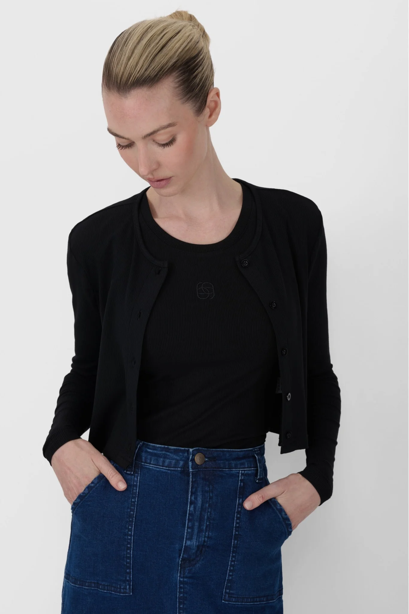 Ribbed Cropped Cardigan - Image 7